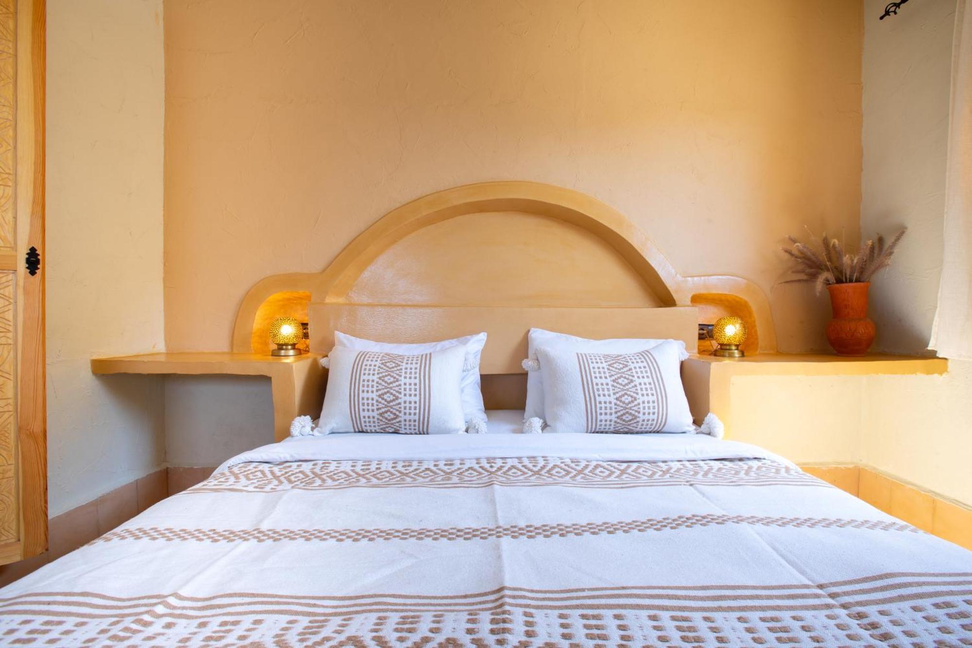 Anza Surfhouse Bed & Breakfast Agadir Bagian luar foto