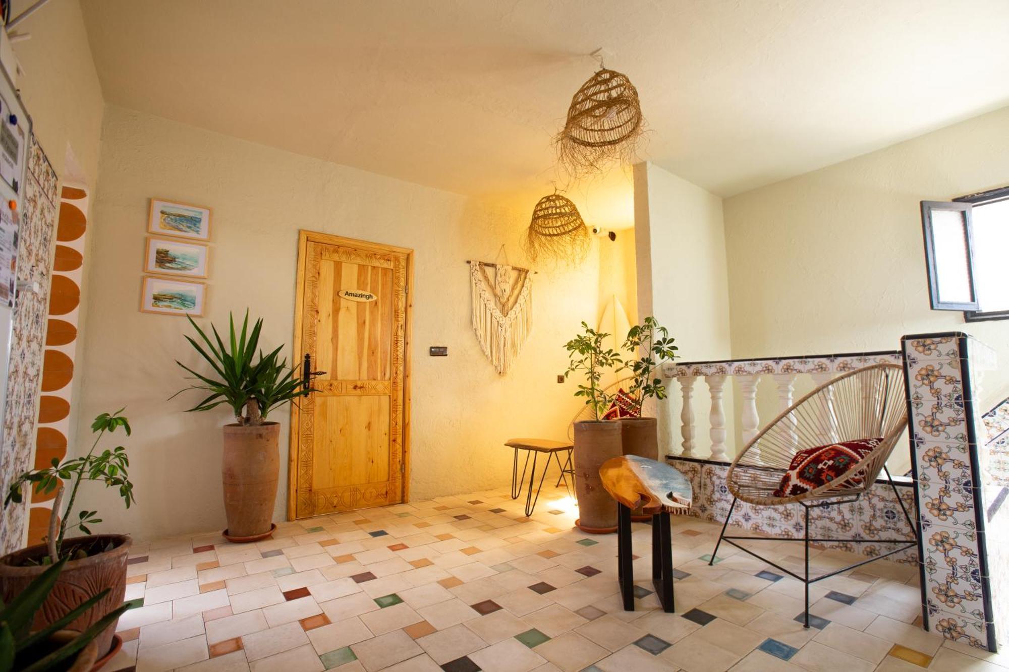 Anza Surfhouse Bed & Breakfast Agadir Bagian luar foto