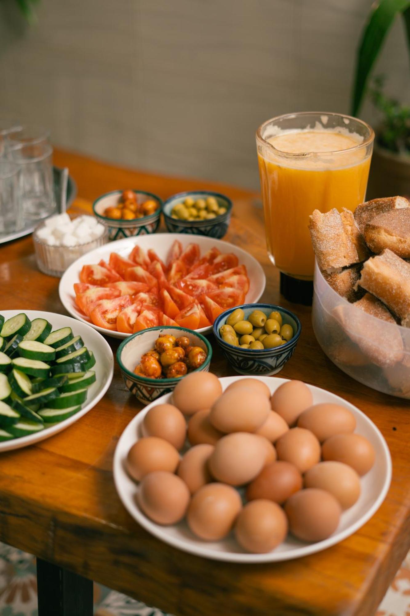 Anza Surfhouse Bed & Breakfast Agadir Bagian luar foto